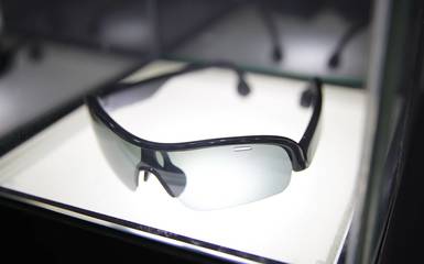 探訪韶音骨傳導(dǎo)耳機(jī)工廠 從眼鏡到未來，一場(chǎng)聽覺技術(shù)的革命